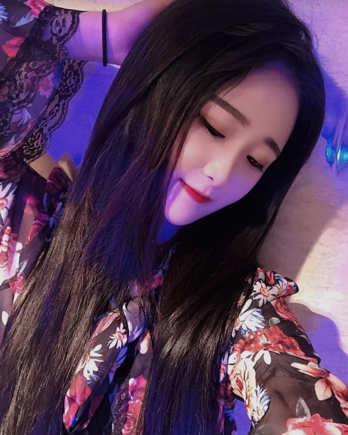 大学妹兼职 高颜值 三点粉 玩到腿软