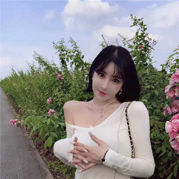 罗湖宝安南路大胸美女，半套QT皆可